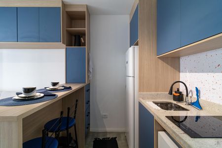 Cozinha de kitnet/studio para alugar com 1 quarto, 26m² em Pompeia, São Paulo