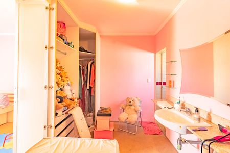 Casa à venda com 195m², 3 quartos e 3 vagasSuíte 2