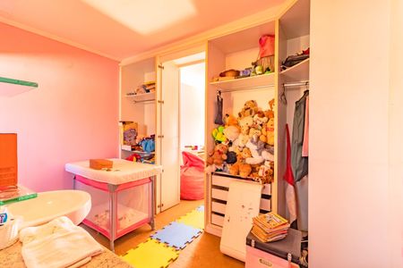 Casa à venda com 195m², 3 quartos e 3 vagasSuíte 2