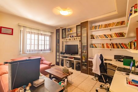 Casa à venda com 195m², 3 quartos e 3 vagasEscritório