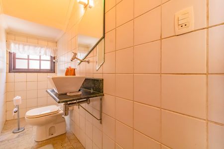 Casa à venda com 195m², 3 quartos e 3 vagasLavabo