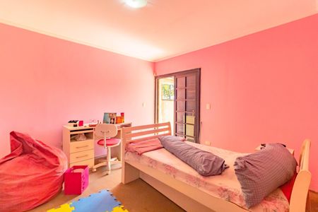 Casa à venda com 195m², 3 quartos e 3 vagasSuíte 2