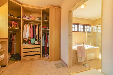 Casa à venda com 195m², 3 quartos e 3 vagasCloset da Suíe 3