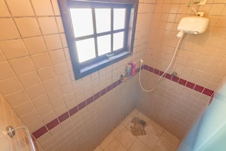 Casa à venda com 195m², 3 quartos e 3 vagasBanheiro da Suíte 2