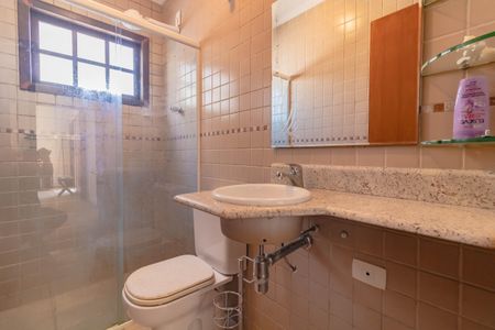 Casa à venda com 195m², 3 quartos e 3 vagasBanheiro da Suíte 1