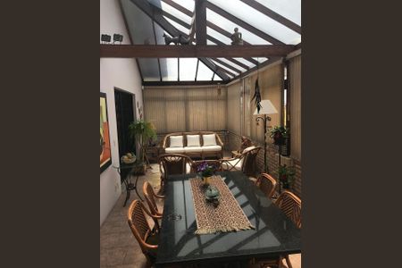 Casa à venda com 455m², 4 quartos e 4 vagas Casa à venda com 455m², 4 quartos e 4 vagasSala de Jantar