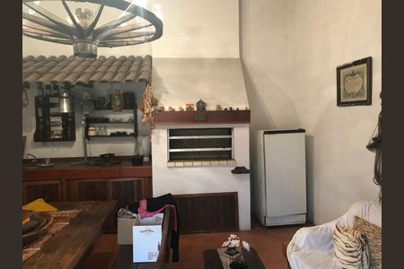 Casa à venda com 455m², 4 quartos e 4 vagas Casa à venda com 455m², 4 quartos e 4 vagasCozinha