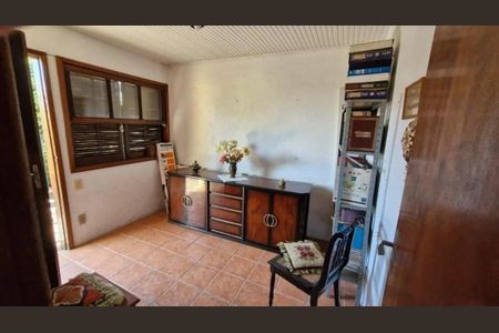 Casa à venda com 455m², 4 quartos e 4 vagas Casa à venda com 455m², 4 quartos e 4 vagasSala