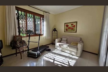 Casa à venda com 455m², 4 quartos e 4 vagas Casa à venda com 455m², 4 quartos e 4 vagasSala