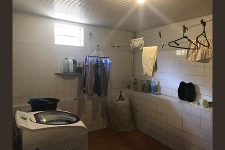 Casa à venda com 455m², 4 quartos e 4 vagas Casa à venda com 455m², 4 quartos e 4 vagasÁrea de Serviço