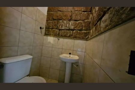 Casa à venda com 455m², 4 quartos e 4 vagas Casa à venda com 455m², 4 quartos e 4 vagasBanheiro