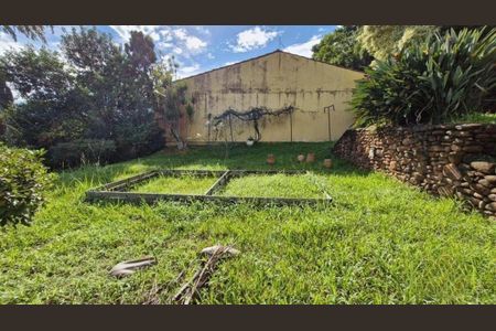 Casa à venda com 455m², 4 quartos e 4 vagas Casa à venda com 455m², 4 quartos e 4 vagasÁrea Externa