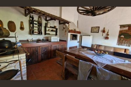 Casa à venda com 455m², 4 quartos e 4 vagas Casa à venda com 455m², 4 quartos e 4 vagasCozinha