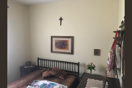 Casa à venda com 455m², 4 quartos e 4 vagas Casa à venda com 455m², 4 quartos e 4 vagasQuarto