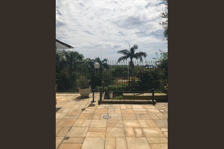 Casa à venda com 455m², 4 quartos e 4 vagas Casa à venda com 455m², 4 quartos e 4 vagasÁrea Externa