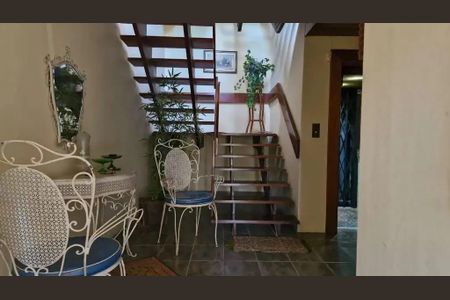 Casa à venda com 455m², 4 quartos e 4 vagas Casa à venda com 455m², 4 quartos e 4 vagasHall de Entrada