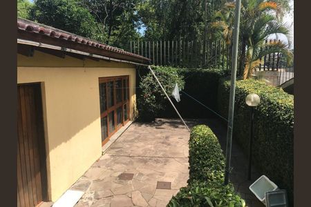 Casa à venda com 455m², 4 quartos e 4 vagas Casa à venda com 455m², 4 quartos e 4 vagasÁrea Externa