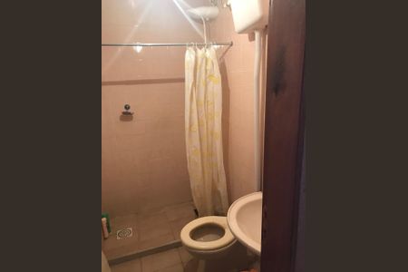 Casa à venda com 455m², 4 quartos e 4 vagas Casa à venda com 455m², 4 quartos e 4 vagasBanheiro