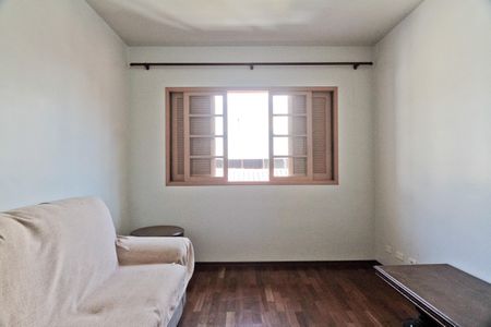 Casa à venda com 208m², 3 quartos e 3 vagasSala