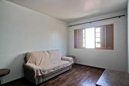 Casa à venda com 208m², 3 quartos e 3 vagasSala