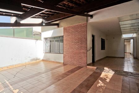 Casa à venda com 208m², 3 quartos e 3 vagasÁrea comum