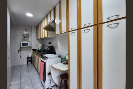 Apartamento à venda com 97m², 2 quartos e 2 vagasCozinha