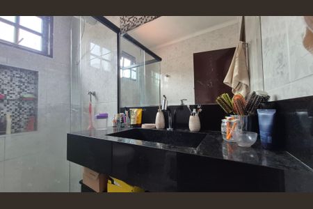 Casa à venda com 200m², 2 quartos e 2 vagas Casa à venda com 200m², 2 quartos e 2 vagasBanheiro da Suíte 2