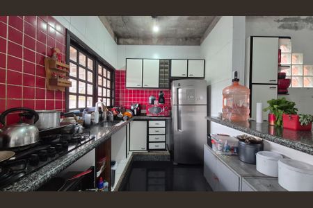 Casa à venda com 200m², 2 quartos e 2 vagas Casa à venda com 200m², 2 quartos e 2 vagasCozinha