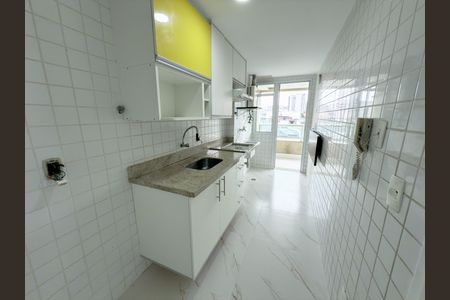 Apartamento para alugar com 67m², 2 quartos e 2 vagasCozinha