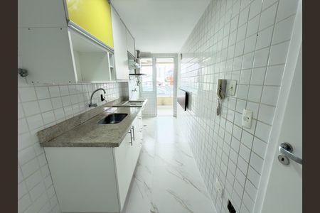 Apartamento para alugar com 67m², 2 quartos e 2 vagasCozinha