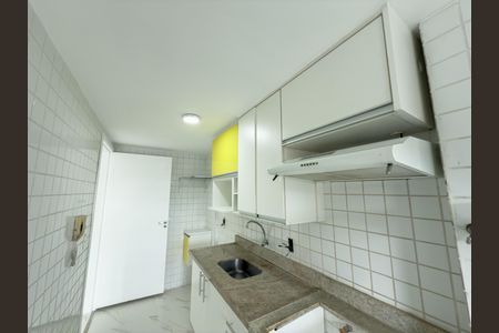 Apartamento para alugar com 67m², 2 quartos e 2 vagasCozinha