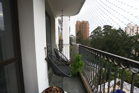 Apartamento para alugar com 180m², 3 quartos e 3 vagasVaranda