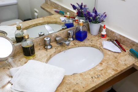 Apartamento para alugar com 180m², 3 quartos e 3 vagasBanheiro da Suíte 1