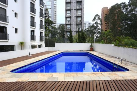 Apartamento para alugar com 180m², 3 quartos e 3 vagasÁrea comum - Piscina