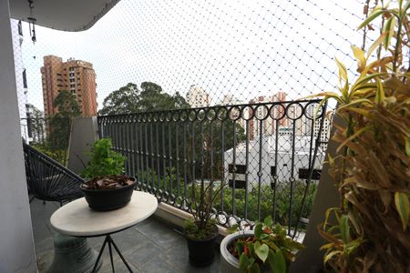 Apartamento para alugar com 180m², 3 quartos e 3 vagasVaranda