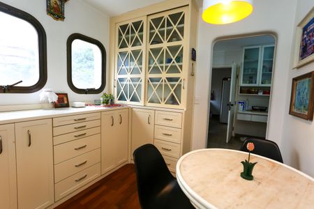 Apartamento para alugar com 180m², 3 quartos e 3 vagasCopa