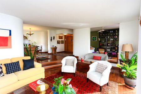 Sala 1 de apartamento para alugar com 3 quartos, 180m² em Vila Suzana, São Paulo