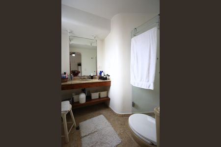 Apartamento para alugar com 180m², 3 quartos e 3 vagasBanheiro da Suíte 2