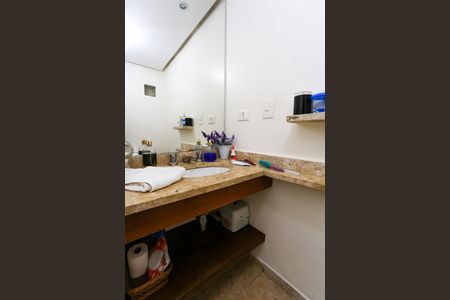 Apartamento para alugar com 180m², 3 quartos e 3 vagasBanheiro da Suíte 1