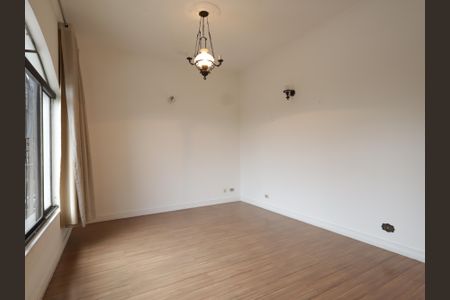 Casa para alugar com 303m², 6 quartos e 3 vagasSala de TV