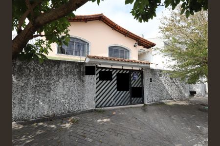 Casa para alugar com 303m², 6 quartos e 3 vagasFachada