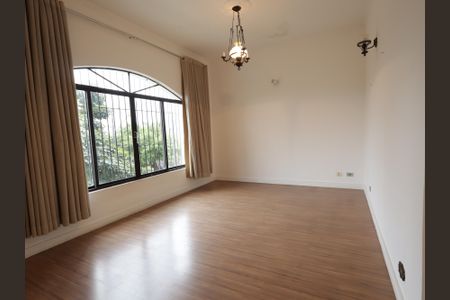 Casa para alugar com 303m², 6 quartos e 3 vagasSala de TV