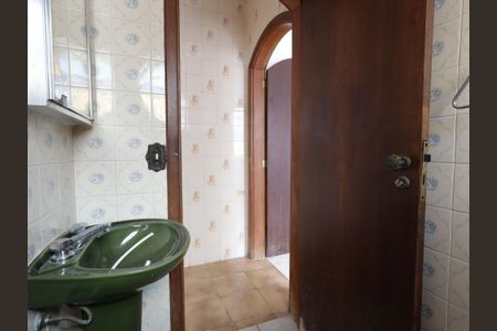 Casa para alugar com 303m², 6 quartos e 3 vagasBanheiro de serviço