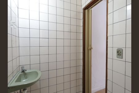 Casa para alugar com 303m², 6 quartos e 3 vagasBanheiro da Suíte 3 - garagem