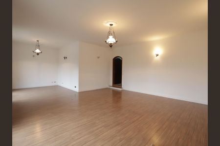 Sala de casa para alugar com 6 quartos, 303m² em Jardim Londrina, São Paulo