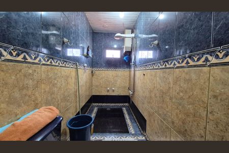 Casa à venda com 254m², 3 quartos e 3 vagasBanheiro da suíte