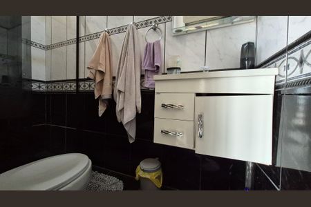 Casa à venda com 254m², 3 quartos e 3 vagasBanheiro Social