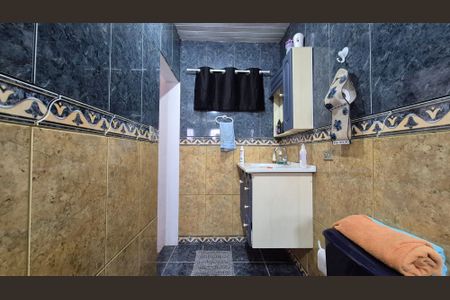 Casa à venda com 254m², 3 quartos e 3 vagasBanheiro da suíte