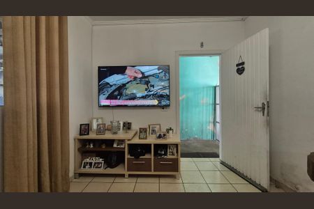 Casa à venda com 254m², 3 quartos e 3 vagasSala