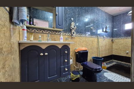 Casa à venda com 254m², 3 quartos e 3 vagasBanheiro da suíte